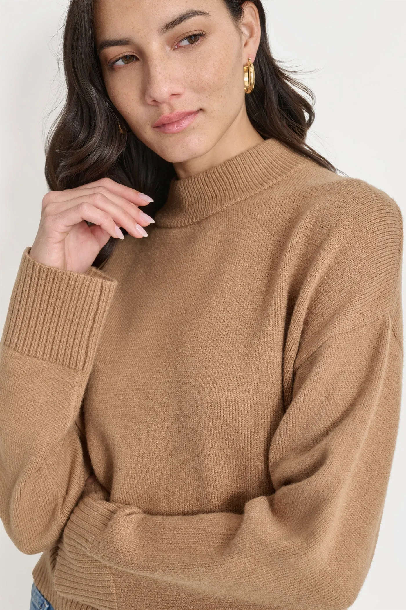 MOCK NECK HIGH LOW SWEATER