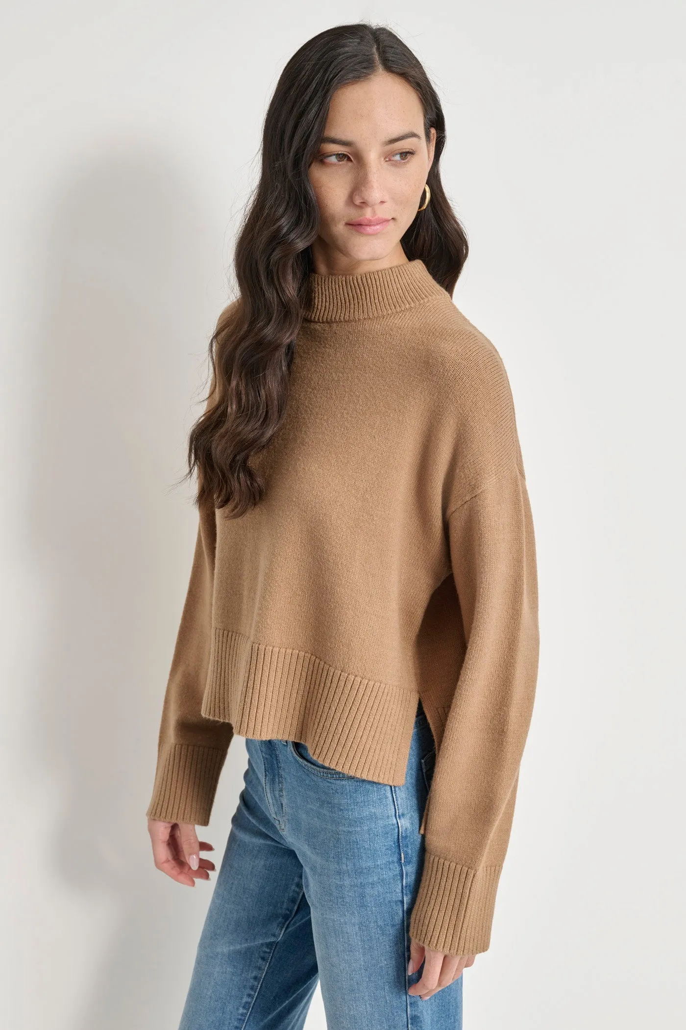 MOCK NECK HIGH LOW SWEATER