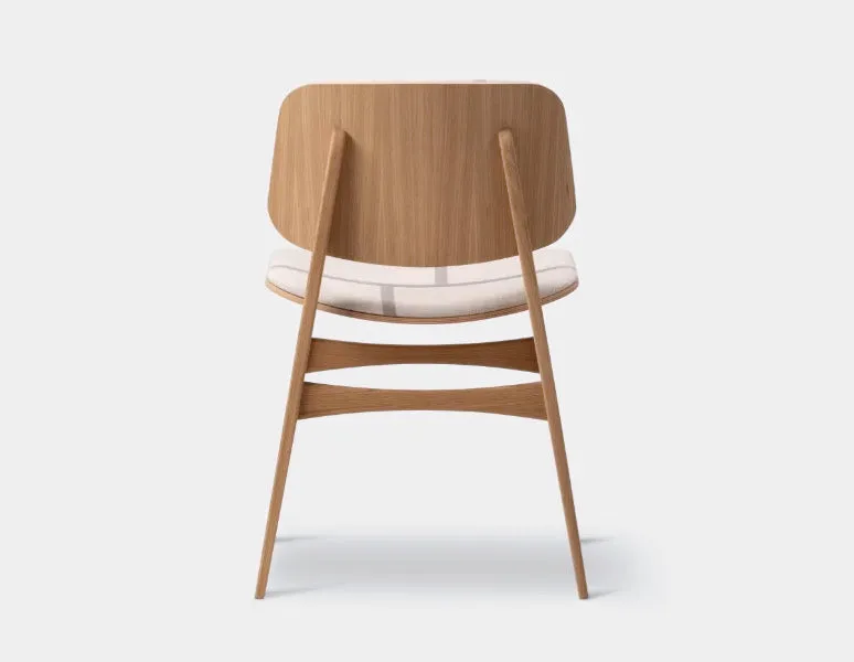 Søborg Wood Base Front Upholstered